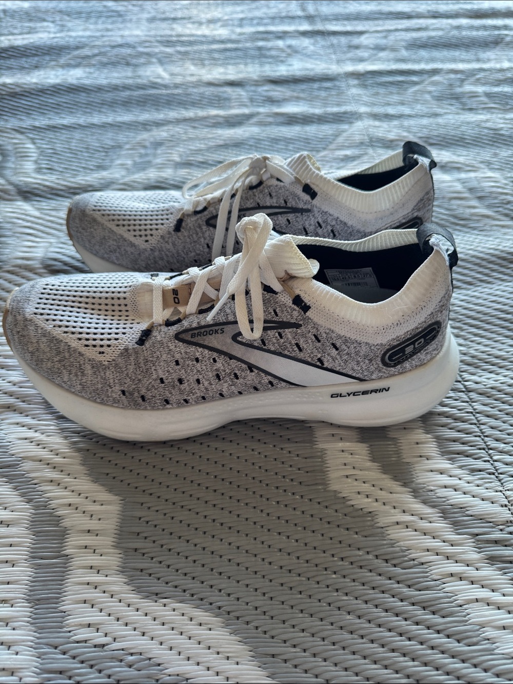 Brooks Glycerin Neutral Running Shoes - White and Gray Knit